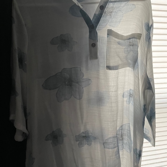 Blouse - Picture 1 of 2